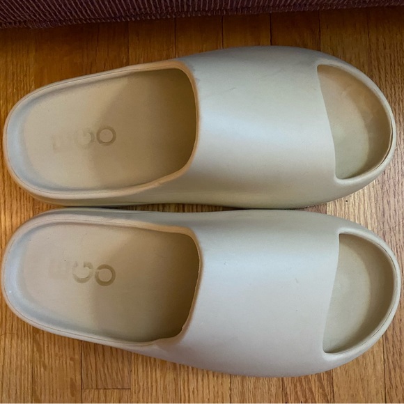 Slides - Picture 2 of 3